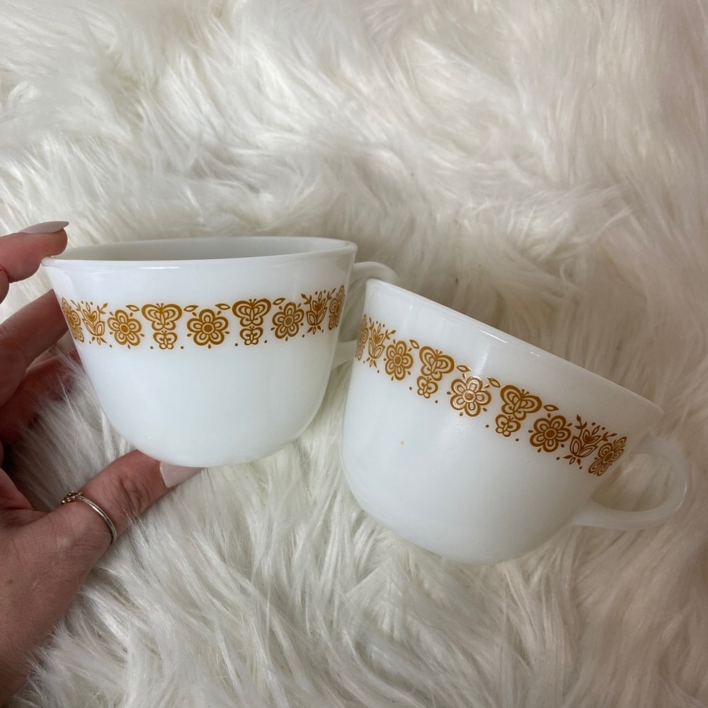 Vintage Pyrex Butterfly Gold Coffee Tea Milk Glass‎